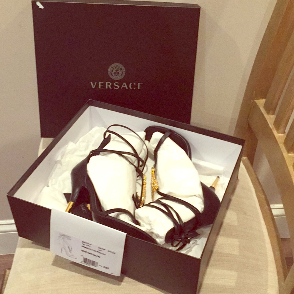 VERSACE Nero-oro caldo shoes